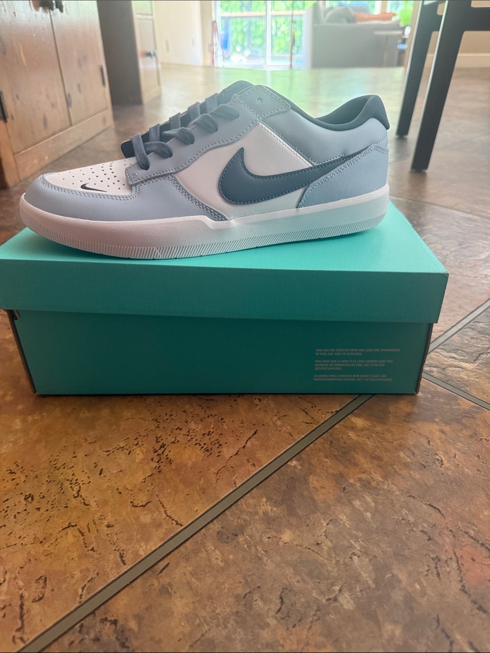 Nike Low-Top Sneakers in White and Slate Blue